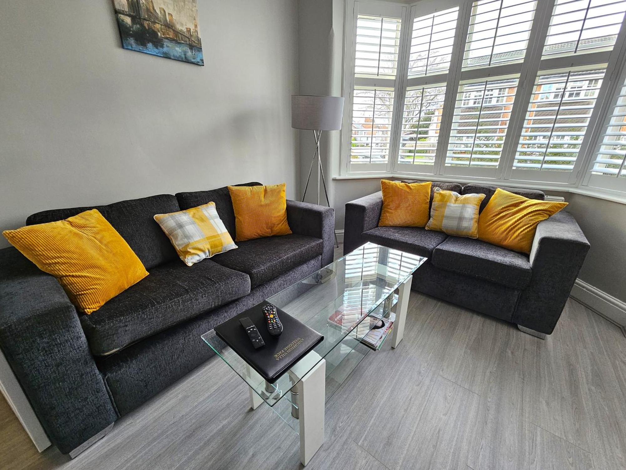 Knighton Villa Leicester Bagian luar foto